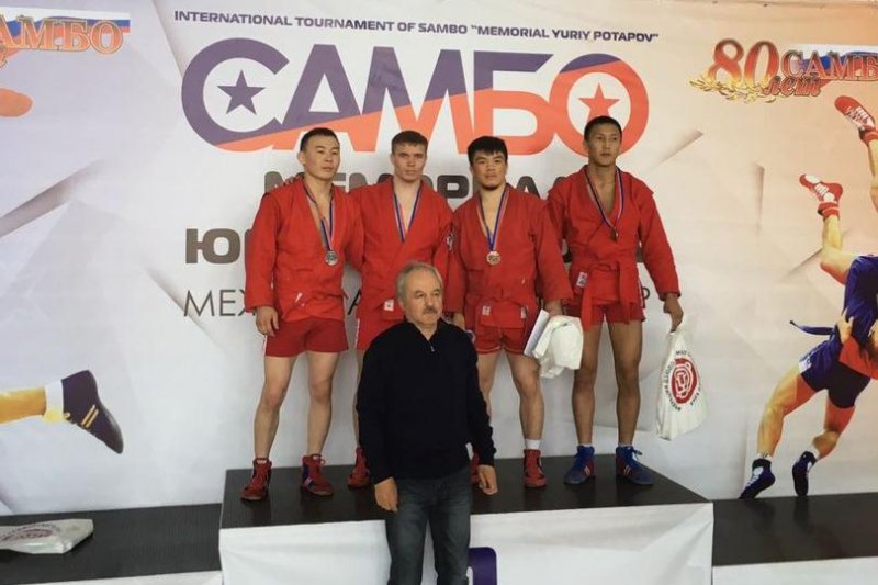 Элбек Куюков - бронзовый призёр турнира по борьбе самбо