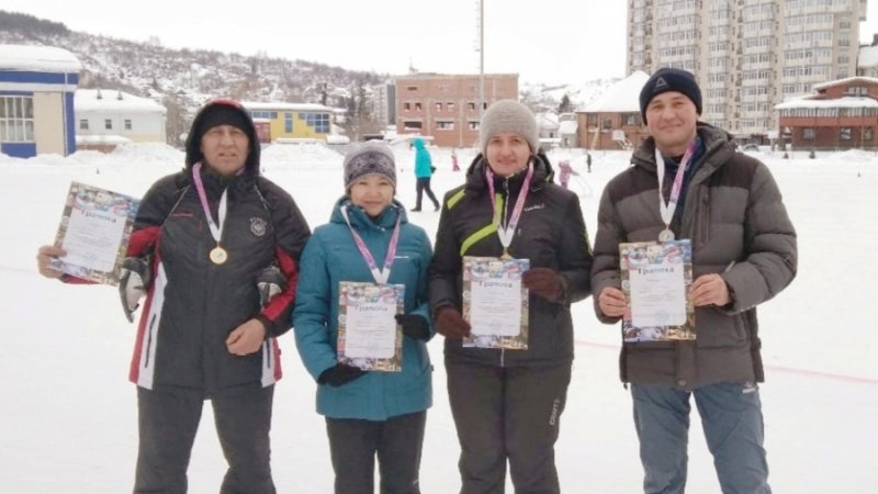 Серебро у сборной ГАГУ в соревнованиях по конькобежному спорту