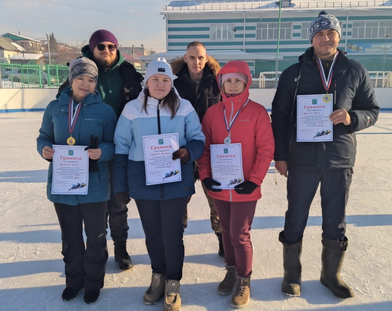 Преподаватели и сотрудники ГАГУ заняли второе место на Спартакиаде трудовых коллективов по конькобежному спорту!