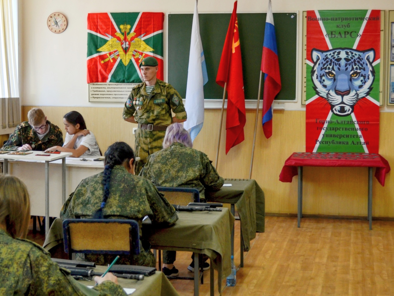 Курсанты 1 курса военно-патриотического клуба «БАрС» успешно сдали итоговый экзамен